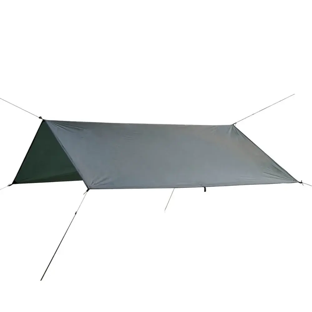 Grøn og grå Treklife Tarp Rectangular opsat som tag på hvid baggrund