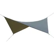 Grøn og grå Treklife Tarp Diagonal med barduner på hvid baggrund